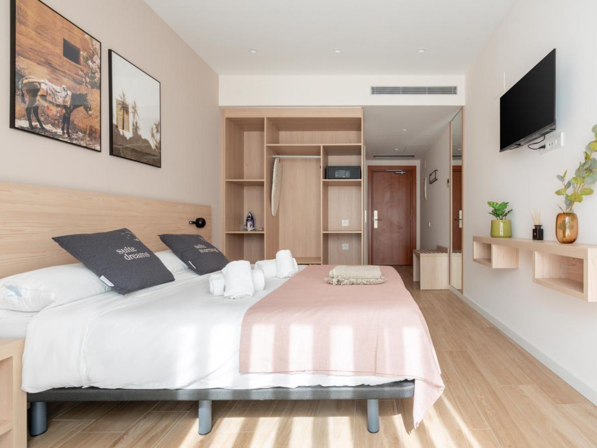 Limehome Barcelona Carrer De Besalu 82 エクステリア 写真