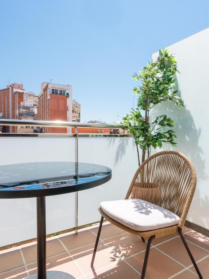 Limehome Barcelona Carrer De Besalu 82 エクステリア 写真